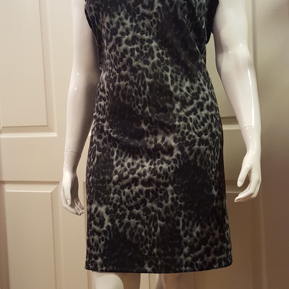Sleeveless Animal print sheath dress - Picture 4 of 4